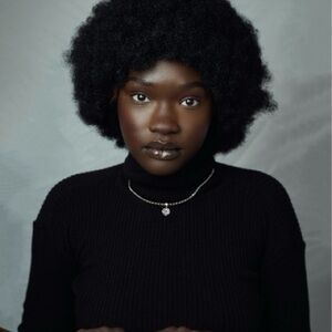 Elegant Silver Pendant with Clear Gemstone